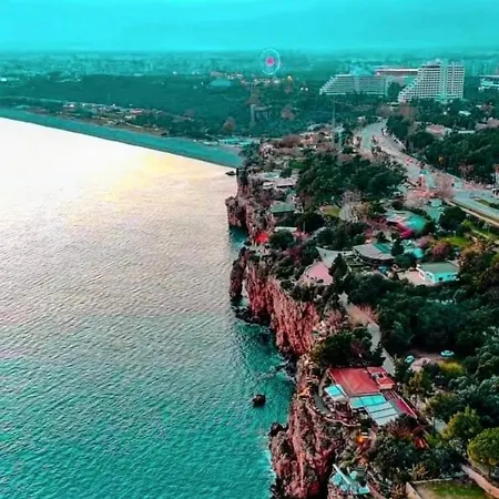 Kaleici Muhtesem Konum Deniz Yakini 1+0 Oezel Ev